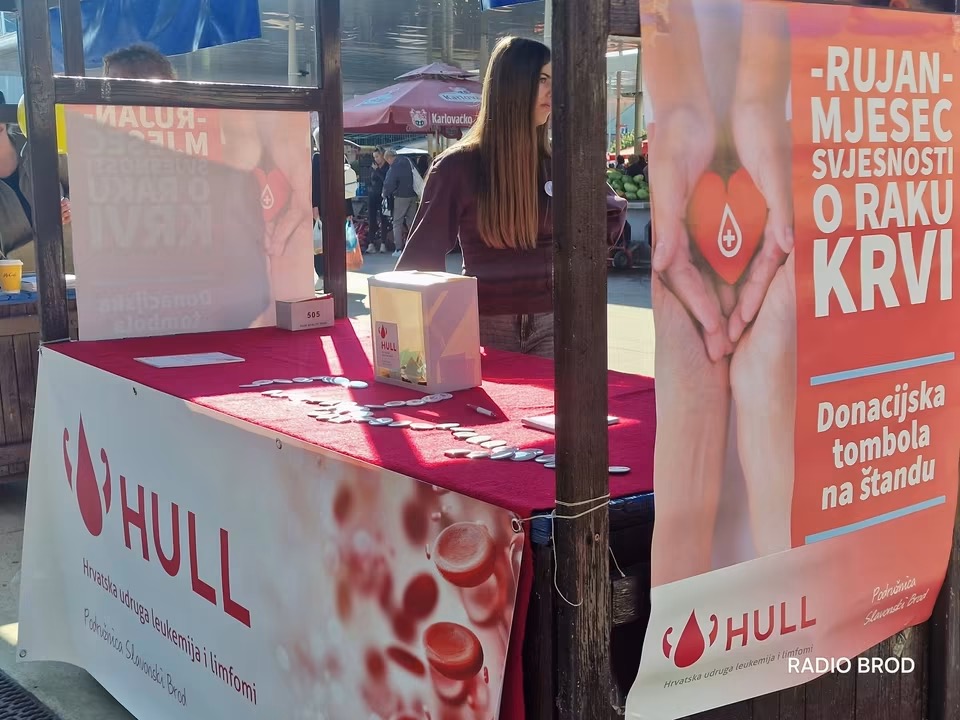 Pročitajte više o članku HULL-ov rujan: naš štand na Gradskoj tržnici u Slavonskom  Brodu